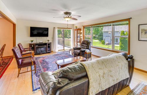 Columbiana Apartment | WFH-Friendly Columbiana Vacation Rental with Deck!