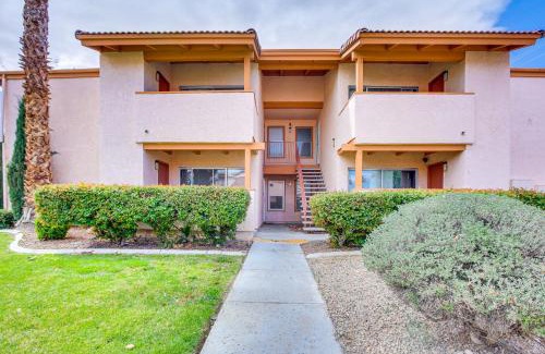 Paradise Apartment | WFH-Friendly Las Vegas Condo 2 Mi to Strip!
