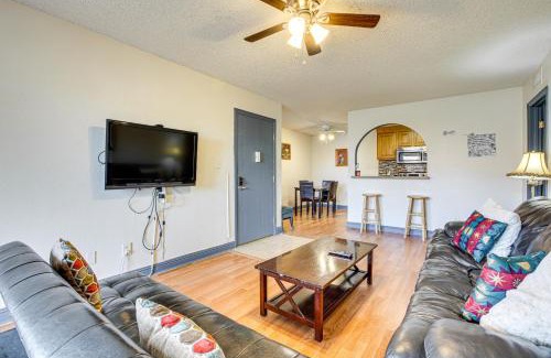 Paradise Apartment | WFH-Friendly Las Vegas Condo 2 Mi to Strip!