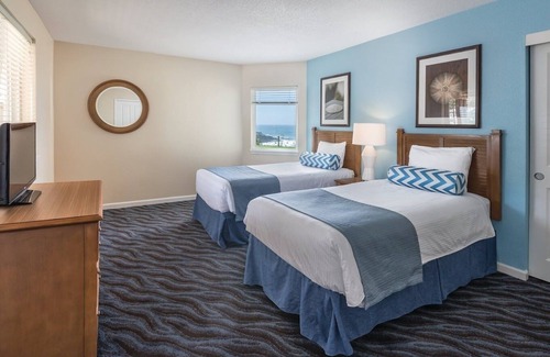 Logsden Resort | Whale Pointe Resort: 3-bedroom, 3rd floor - unit sleeps 8 in Depoe Bay.