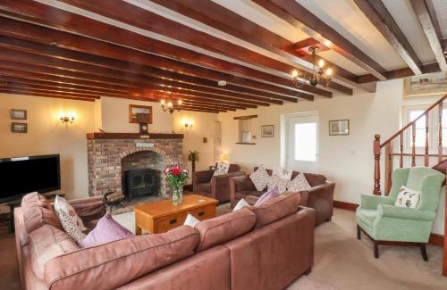 Briggswath House | Whalebone Cottage at Broadings Farm