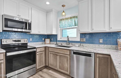 McCutcheon Field House | What a view! Cozy 3-BR at far north end of North Topsail