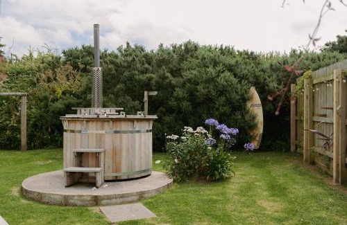 Helston House | Wheal Rose - Hot Tub - Parking - Free WiFi - On-Site Activities
