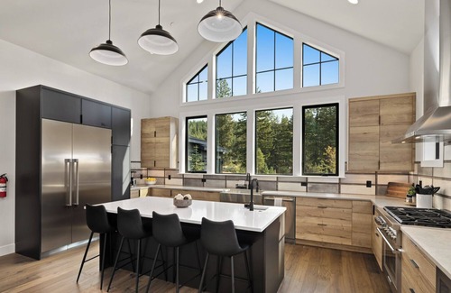 Roslyn House | Where Family & Friends Connect — Outdoor Living, Year-Round