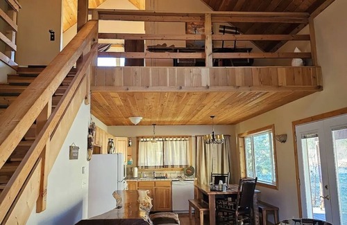 Columbus Cabin | Where The Wild Things Are- Blue Ribbon Fly Fishing Cabin & No Lift Line Skiing