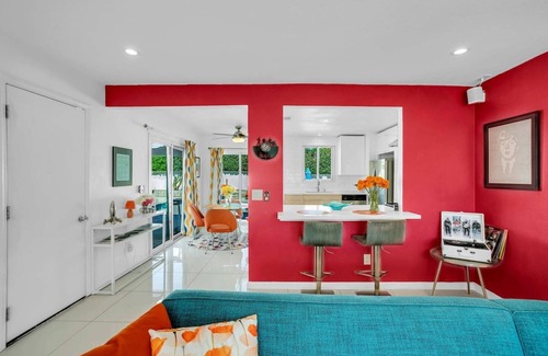 Racquet Club South House | Whimsical Style @ Rock Themed Home w/Pool & Spa