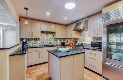 Northeast Heights House | Whimsy Woods Retreat/3 beds/Very Private