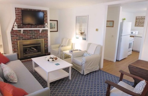 Harwich Center House | Whip-o-Will Woods: Dog-Friendly Cape Cottage