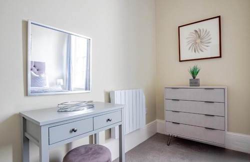 Worcester Apartment | WhiskAwayHomes - Shaw Street - Apartment 5