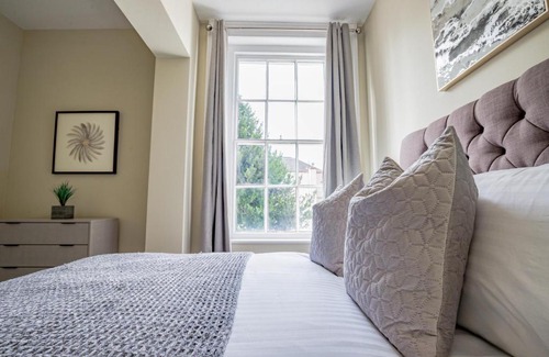 Worcester Apartment | WhiskAwayHomes - Shaw Street - Apartment 5