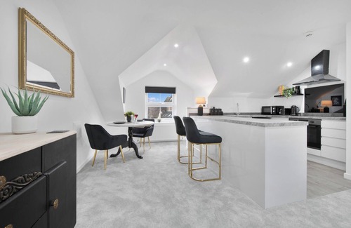 Pontrilas Apartment | WhiskAwayStays Field House Apartment 1
