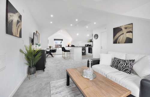 Pontrilas Apartment | WhiskAwayStays Field House Apartment 1