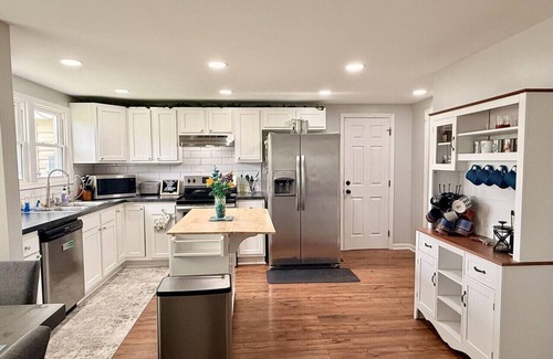 Beattyville Cottage | Whisker Ridge: A Cozy 3-Bedroom Cottage