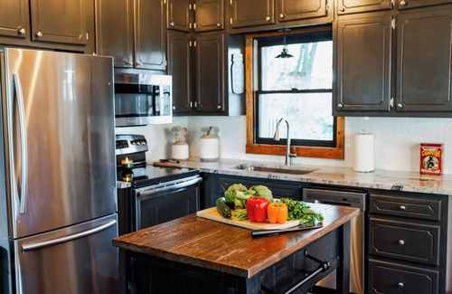 Ellijay House | Whiskey Cheeks: 4 BR Cozy Mountain Escape - Playground - Hot Tub - Kids Room