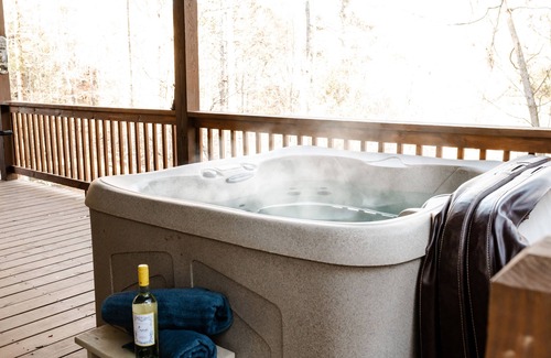 Ellijay House | Whiskey Cheeks: 4 BR Cozy Mountain Escape - Playground - Hot Tub - Kids Room