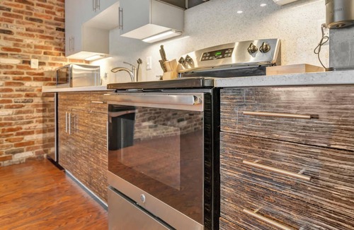 Downtown Louisville Apartment | Whiskey Row Gem - Steps to KFC Yum! Center & Bars!