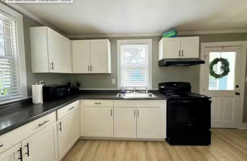 Beaufort House | Whispering Shoals - Sleeps 6 - Waterfront home