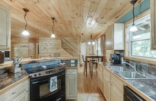 Helen Cabin | Whispering Waters- Private w/Sounds of the River