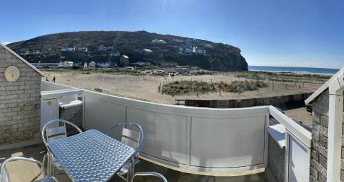 Porthtowan Apartment | Whispering Waves in Porthtowan, Beachfront Apartment