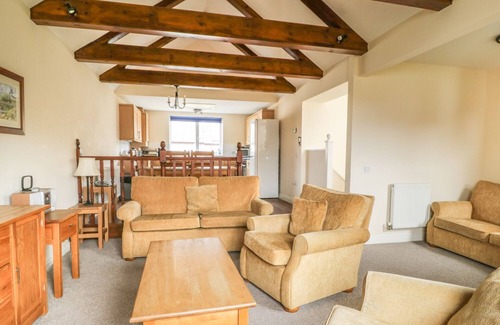 Penrith Cottage | WHITBARROW 24, family friendly, with pool in Penruddock