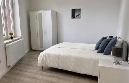 Saint-Laurent Apartment | White apartment, 2 Chambre-Arrivée autonome-Wifi rapide