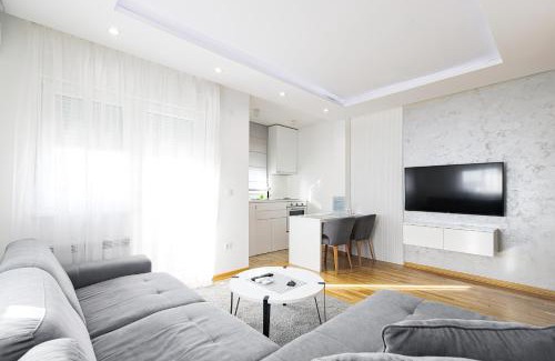 Novi Beograd Apartment | White Apartments