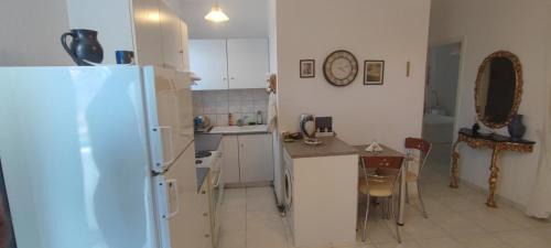 Gerakini Apartment | White Beach Appartment