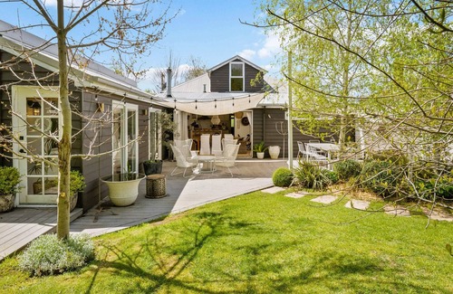 Orange House | 'White Birch' - Sophisticated 4 Bedroom Heritage Home