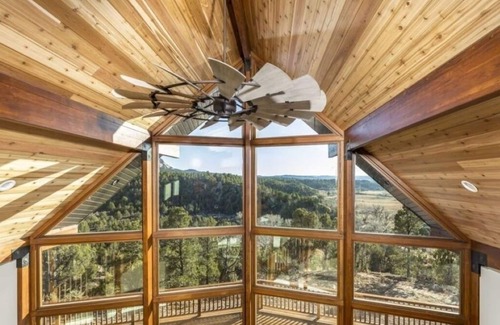 Orderville Cabin | White Cliffs Vista—Panoramic & Unobstructed Views, Hot Tub, Zion & Bryce