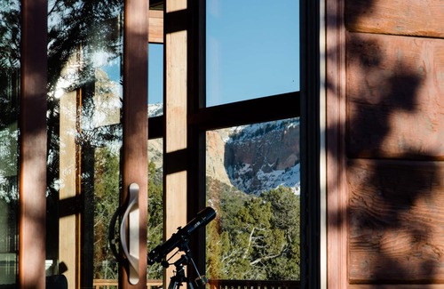 Orderville Cabin | White Cliffs Vista—Panoramic & Unobstructed Views, Hot Tub, Zion & Bryce