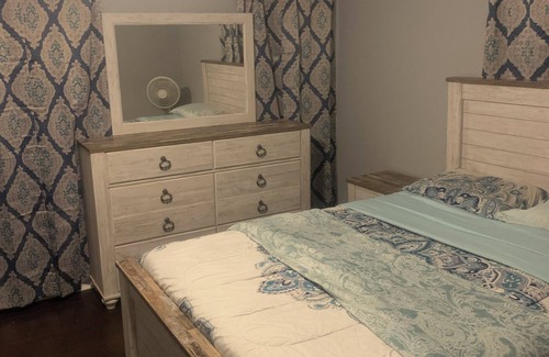 North Little Rock Bed & Breakfast | White cozy home