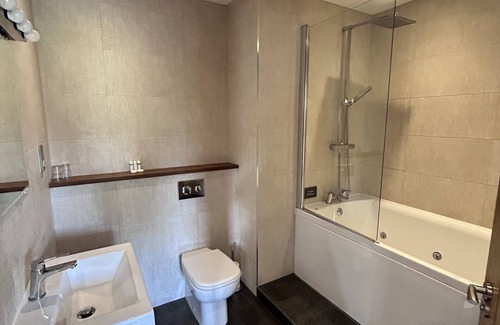 Crich Hotel | White Hart Inn