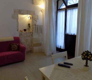 Ostuni House | White House Flats & Studios