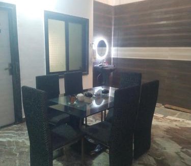Mandsaur House | White house