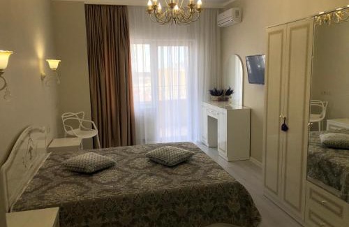 Prymors'kyi district Apartment | White Lily