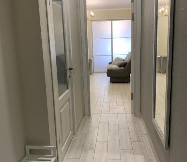 Prymors'kyi district Apartment | White Lily