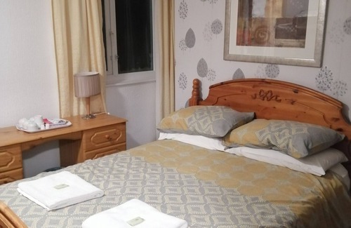 South Shore Cabin | White lodge inn ( By the Pleasure Beach at the seaside south shore)