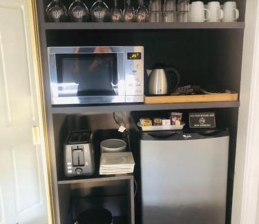 Cooma Hotel | White Manor Motel