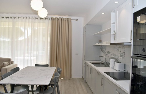 Ishem Apartment | White Moon Apartment 302, Lalzit Bay, Albania