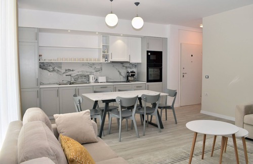 Ishem Apartment | White Moon Apartment 302, Lalzit Bay, Albania