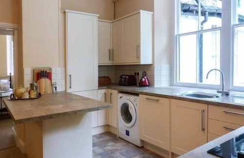 Grasmere Cottage | WHITE MOSS, WOOD CLOSE, pet friendly, with a garden in Grasmere