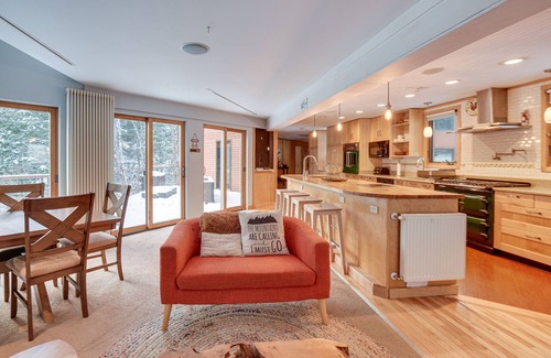 Thornton House | White Mountain Escape w/Separate In-Law Suite!
