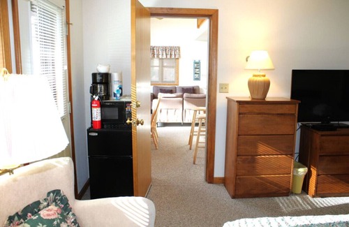 Woodstock House | White Mountain Stay - Exit 30