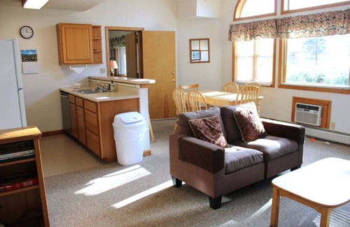 Woodstock House | White Mountain Stay - Exit 30