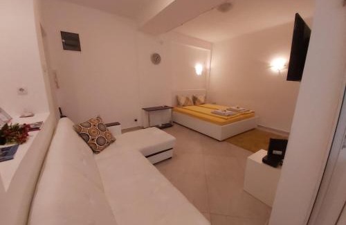 Savamala Apartment | White Pearl