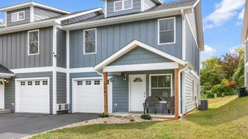 Asheville House | White Pine Red Bud Buyout by AvantStay 2 Home Buyout Sleeps 16