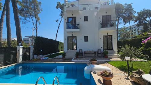 Golem Apartment | White Pine Villa With Pool