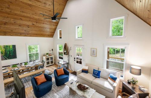 Clarkson House | White Pines Lodge- Wooded Retreat