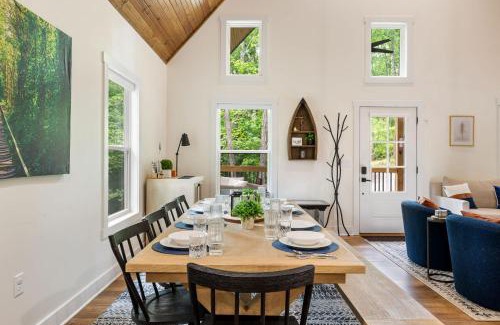 Clarkson House | White Pines Lodge- Wooded Retreat