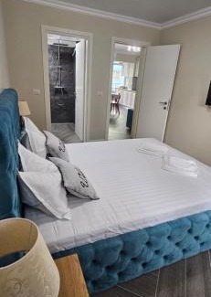 Curtea De Arges Apartment | White rezidence II